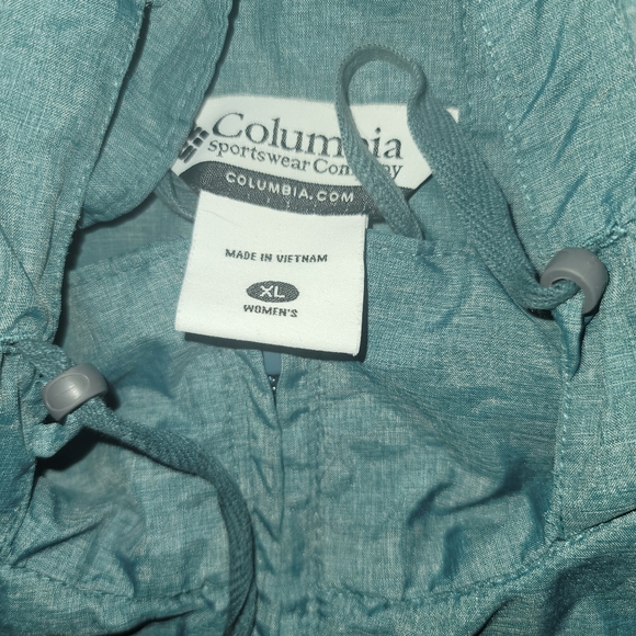 āāColumbia Rain Jacketāā - Picture 4 of 4